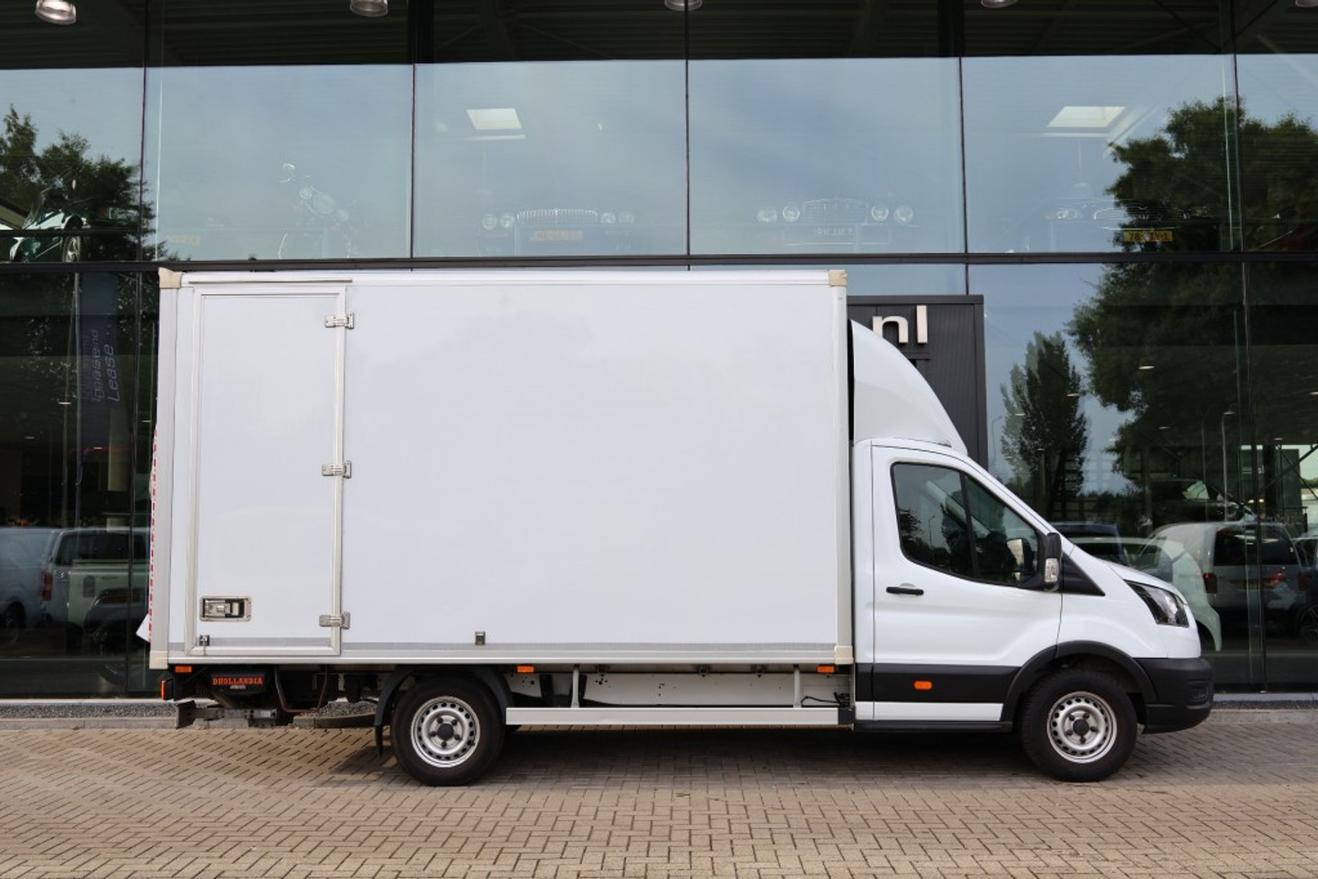 46797466-1.jpg