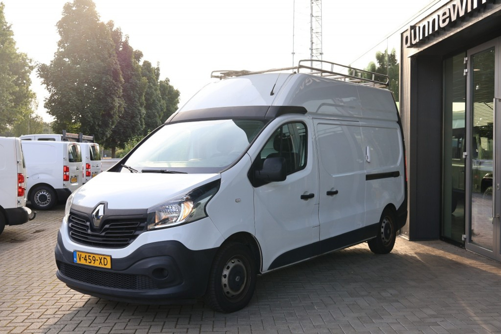 46844106-3.jpg