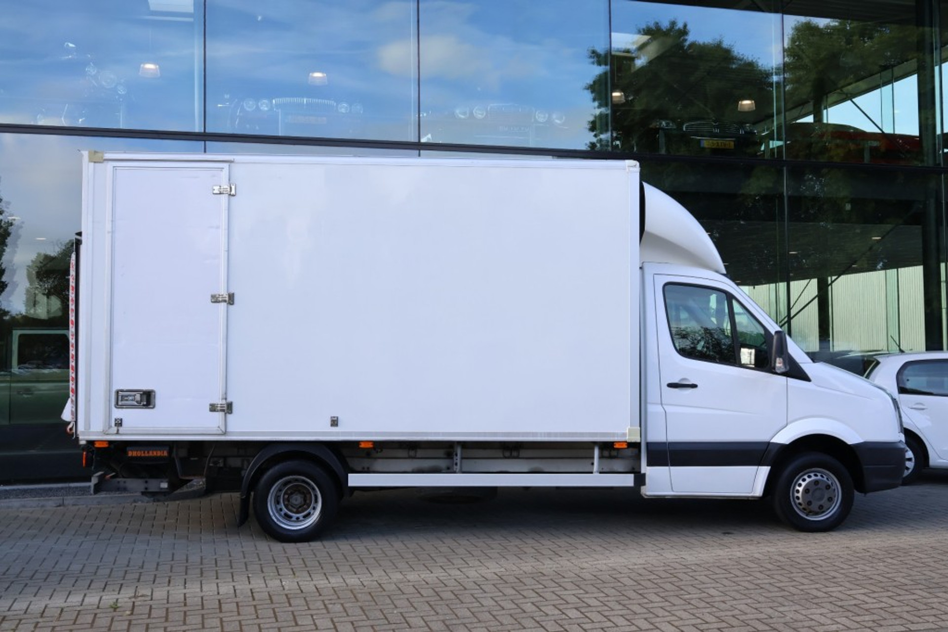 47172957-1.jpg