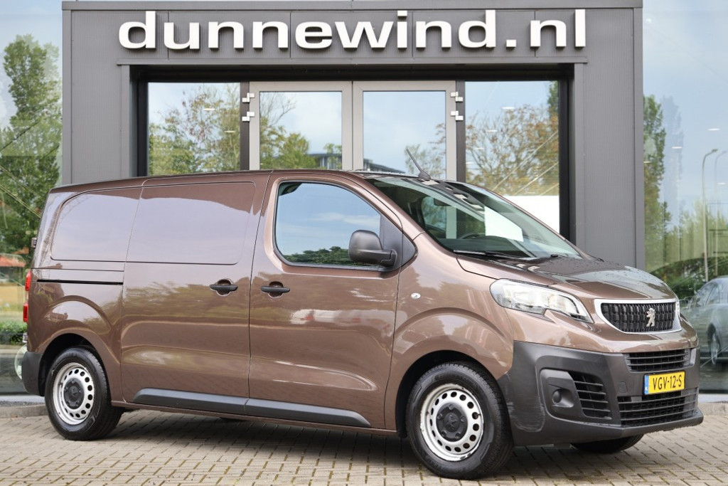 55588672